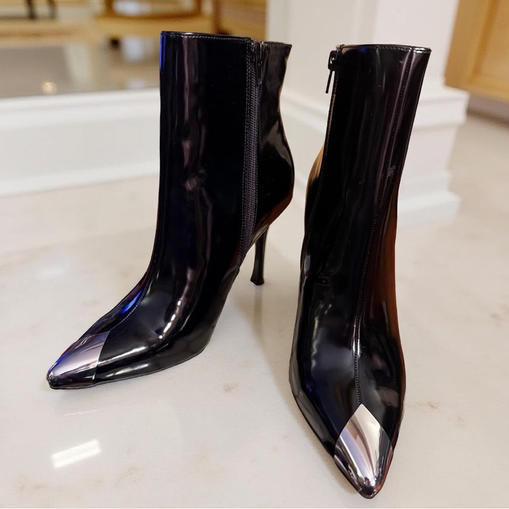 INC International Concepts NWT Sz 8 Black Patent Leather Heeled Boots (SH168)